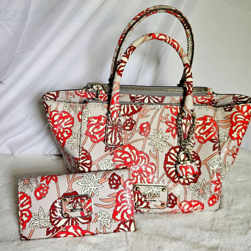 Guess Crossbody Handbag Floral Print in Pink Rose with matching wallet